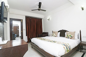 OYO 16063 Hotel Grand Valley