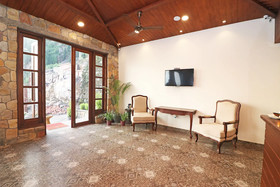 OYO 16063 Hotel Grand Valley