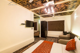 Silver Arch Hotel