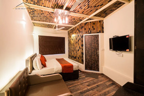 Silver Arch Hotel