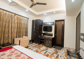 Silver Arch Hotel