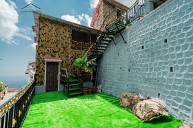 Silver Arch Hotel