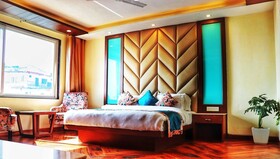 The Kenilworth Mussoorie by Stotrak
