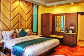 The Kenilworth Mussoorie by Stotrak