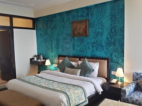 Tulip Inn Green Castle