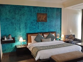 Tulip Inn Green Castle