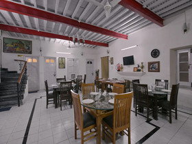 Villa Barlow by OYO Rooms