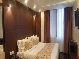 Yashshree Mussoorie Mall Road