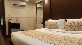 Yashshree Mussoorie Mall Road