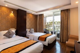 Yashshree Mussoorie Mall Road