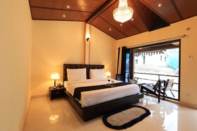 Bimbos Club Resort