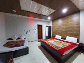 Goroomgo Atithi Raj Nainital