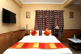 Goroomgo Deluxe Ankur Lake View Nainital