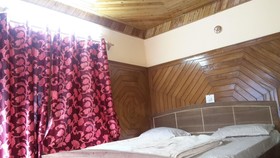 Goroomgo Sangita Paradise Nainital