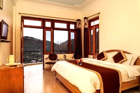 Goroomgo Sapphire Inn Bhimtal