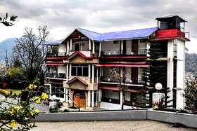 Goroomgo Sapphire Inn Bhimtal