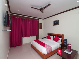 Green Roof Hotel And Resorts