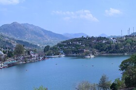 Hibiscus Lake View Hotel