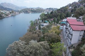 Hibiscus Lake View Hotel