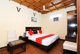 Hidden Chalet Mall Road Nainital by Goroomgo