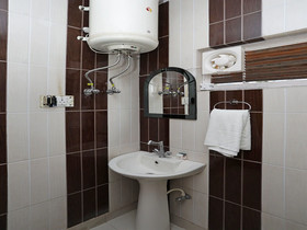 Hotel Ankur Plaza Deluxe by OYO Rooms