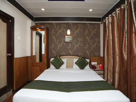 Hotel Vansh Regency