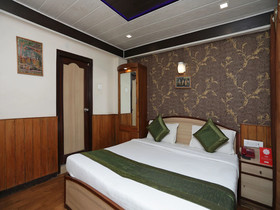 Hotel Vansh Regency