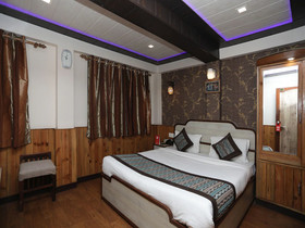 Hotel Vansh Regency