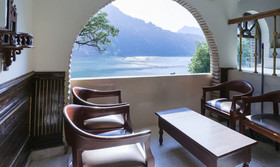 Lake Side Inn
