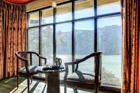 Lake Side Inn