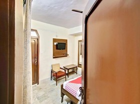 Oak Shade Hotel