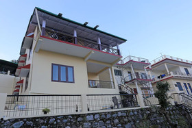 OYO 10774 Home 2BHK Singh Cottage Bhimtal
