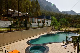 Paradise Pool Resort By Beyond Stay