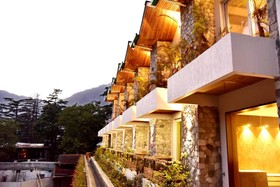 Seasons Hotel by Xperience