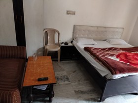 Shah Guest House Nainital by Goroomgo