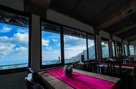 Stoneshed Resort & Hotel