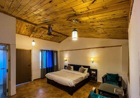 Stoneshed Resort & Hotel