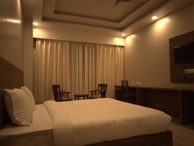 Moustache Rishikesh Luxuria