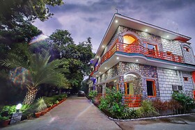 FabHotel Corbett Green View Garden & Stay