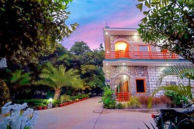 FabHotel Corbett Green View Garden & Stay