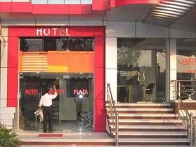 Hotel Corbett Plaza