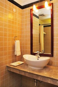 Le ROI Corbett Resort