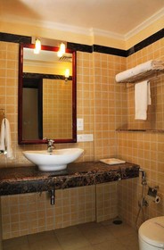 Le ROI Corbett Resort