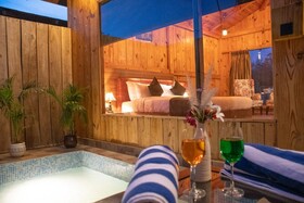 Pumpkin Hotels Corbett Tusk N Wood