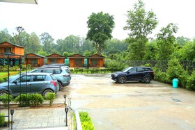 Pumpkin Hotels Corbett Tusk N Wood