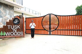 Pumpkin Hotels Corbett Tusk N Wood
