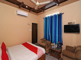 Flagship 13686 Rudraksh Hotel