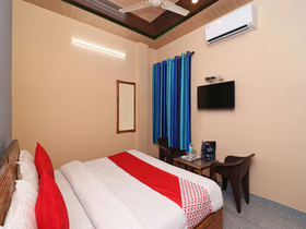Flagship 13686 Rudraksh Hotel