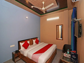 Flagship 13686 Rudraksh Hotel