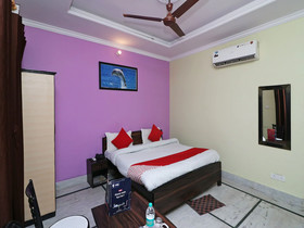 Flagship 13686 Rudraksh Hotel